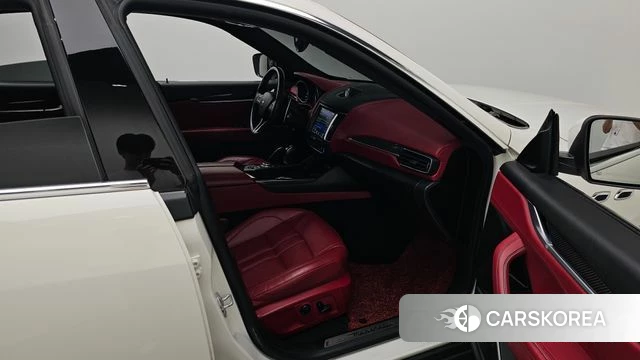Maserati Levante id 4856298 из Кореи 34