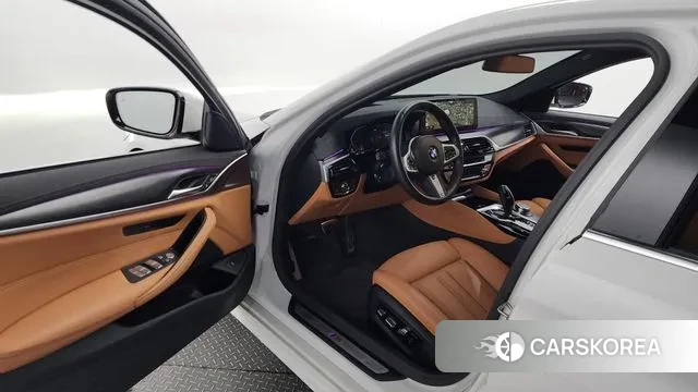 BMW 5 Series (G30) id 3154088 из Кореи 20