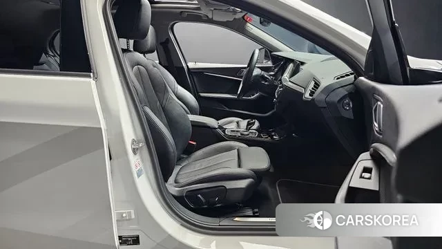 BMW 1 Series (F40) id 2890332 из Кореи 20