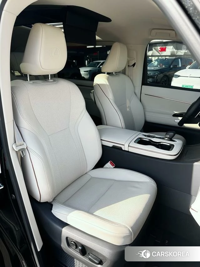 Lexus LM id 4301417 из Китая 22