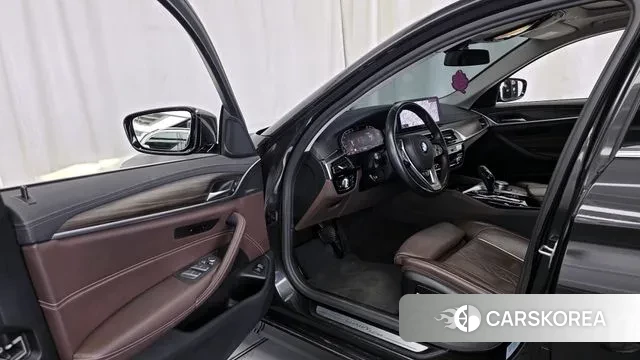 BMW 5 Series (G30) id 3282837 из Кореи 20