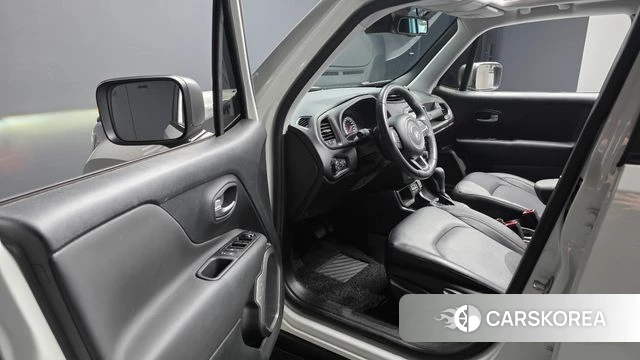 Jeep Renegade id 4470733 из Кореи 32