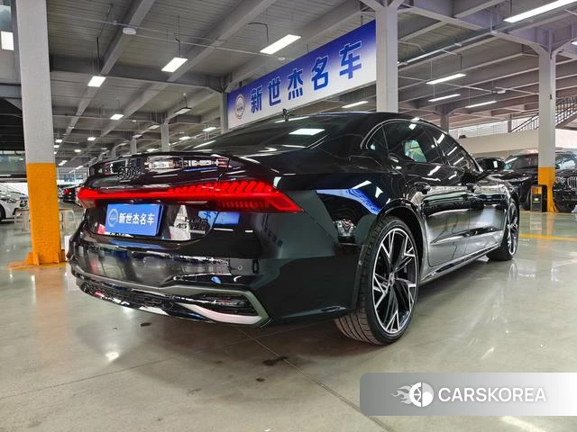 Audi A7L id 4274137 из Китая 17