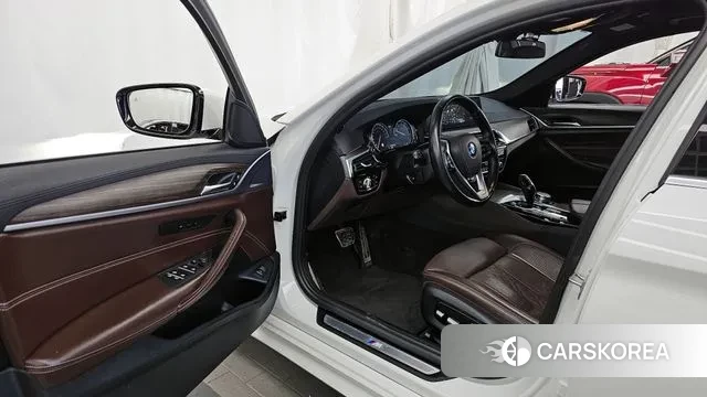 BMW 5 Series (G30) id 3789836 из Кореи 20