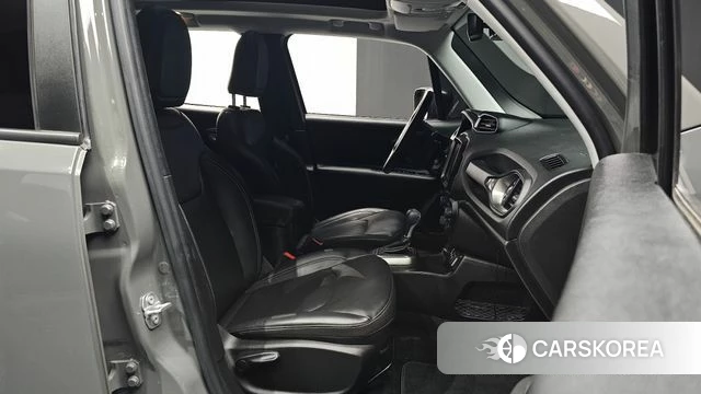 Jeep Renegade id 4196116 из Кореи 30