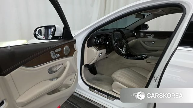 Mercedes-Benz E-Class W213 id 4310662 из Кореи 32