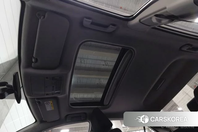 Toyota Corolla dual engine E+ id 4276506 из Китая 24