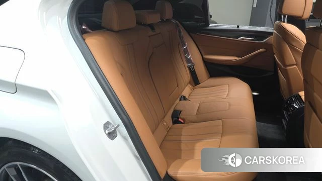 BMW 5 Series (G30) id 4349668 из Кореи 31