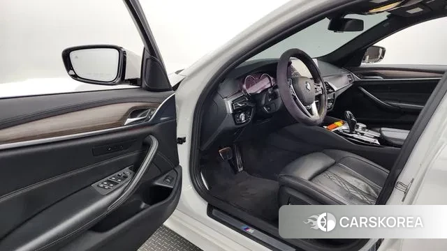 BMW 5 Series (G30) id 3039538 из Кореи 20