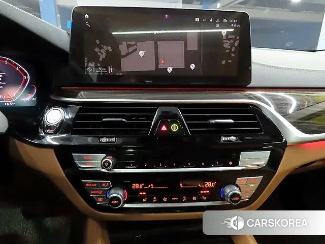 BMW 5 Series (G30) id 3763970 из Кореи 20