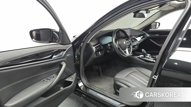BMW 5 Series (G30) id 4459133 из Кореи 33