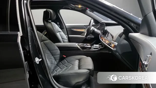 BMW 7 Series (G70) id 3745046 из Кореи 20