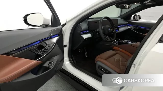 BMW 5 Series (G60) id 3739227 из Кореи 20