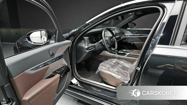 BMW 7 Series (G70) id 4401046 из Кореи 36