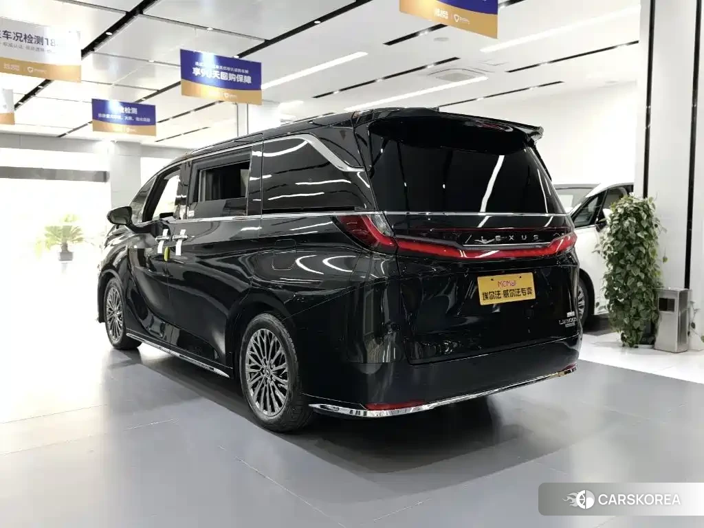 Lexus LM id 4674268 из Китая 21