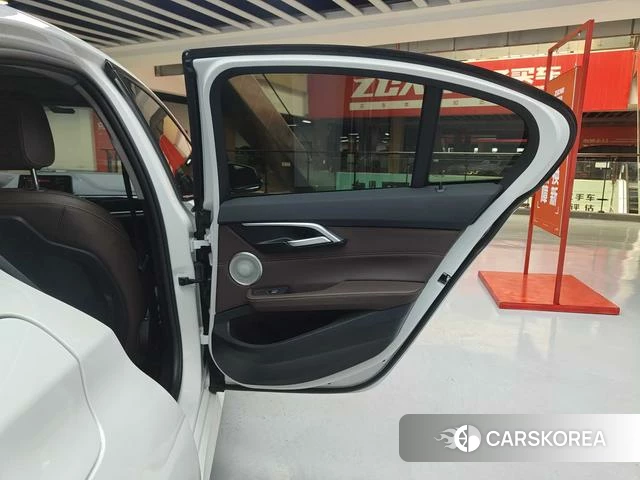 BMW 1 series id 4359512 из Китая 44