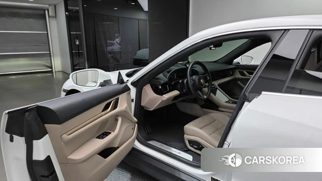 Porsche Taycan id 4578971 из Кореи 37