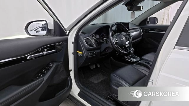 Kia Seltos id 4187932 из Кореи 34