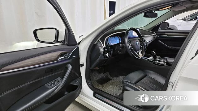 BMW 5 Series (G30) id 4390363 из Кореи 32