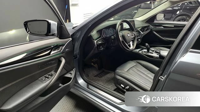 BMW 5 Series (G30) id 3936940 из Кореи 20