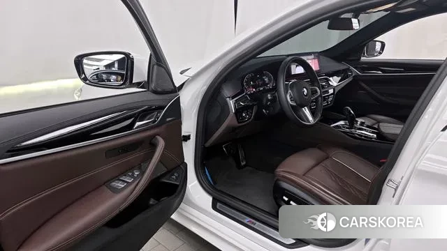 BMW 5 Series (G30) id 3410811 из Кореи 20