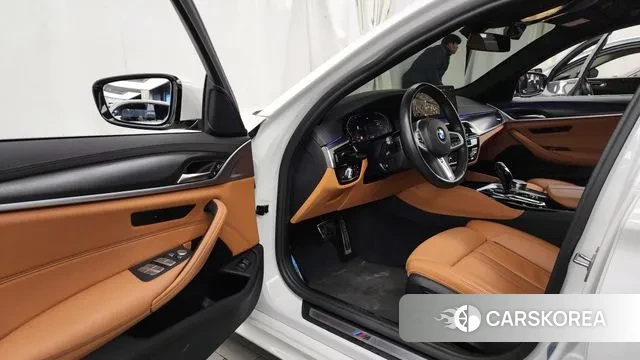 BMW 5 Series (G30) id 3518390 из Кореи 20
