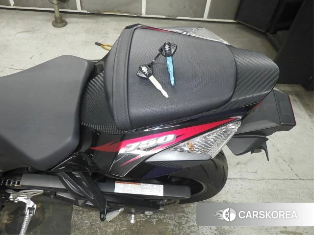 Suzuki GSX-R750 id 4183535 из Японии 34