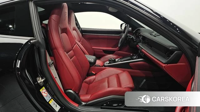 Porsche 911(992) id 4618992 из Кореи 32