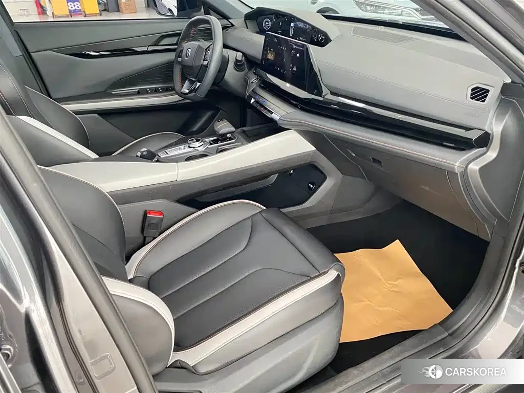 Chang'an Changan UNI-V id 4548250 из Китая 17