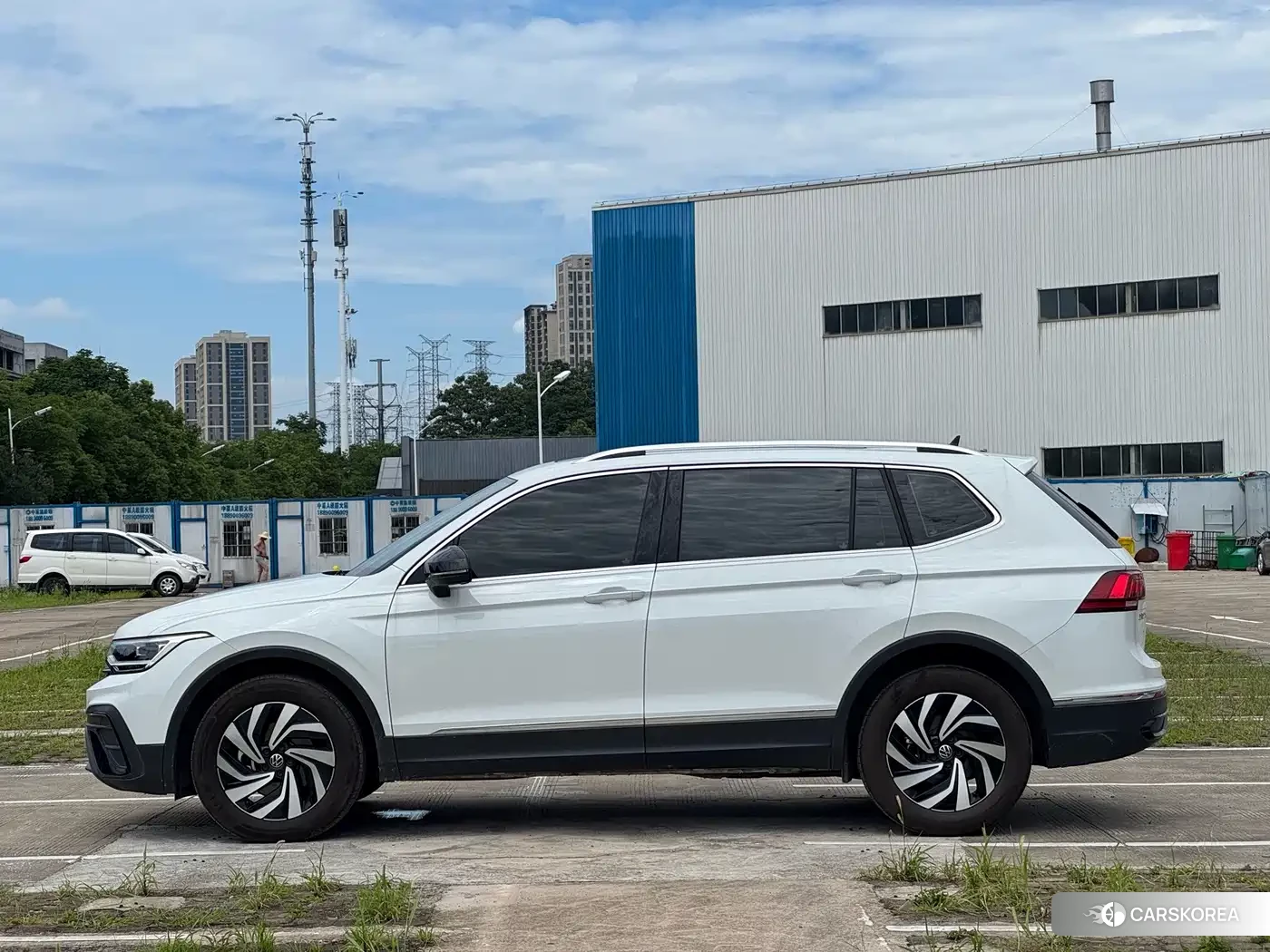 Volkswagen Tiguan L id 4654980 из Китая 10