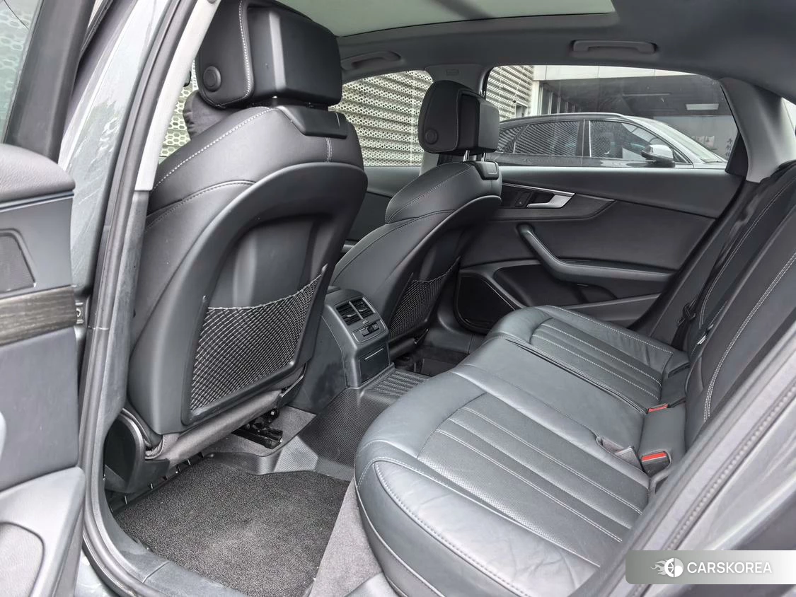 Audi A4L id 4452708 из Китая 19