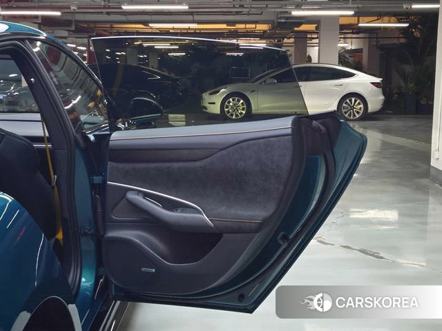 Xiaomi Car Xiaomi SU7 Ultra id 4239185 из Китая 20