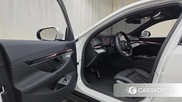 BMW 5 Series (G60) id 3689425 из Кореи 20