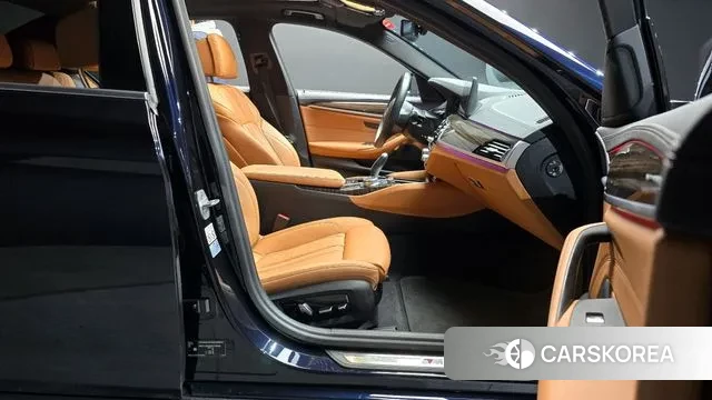 BMW 5 Series (G30) id 3448878 из Кореи 20