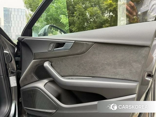 Audi A4L id 4300461 из Китая 31