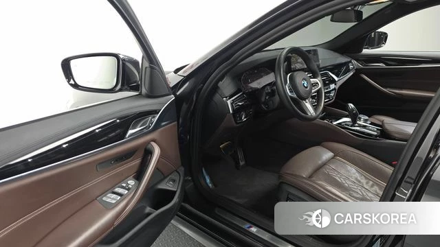 BMW 5 Series (G30) id 4356509 из Кореи 37