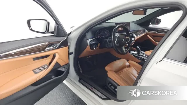 BMW 5 Series (G30) id 3777404 из Кореи 20