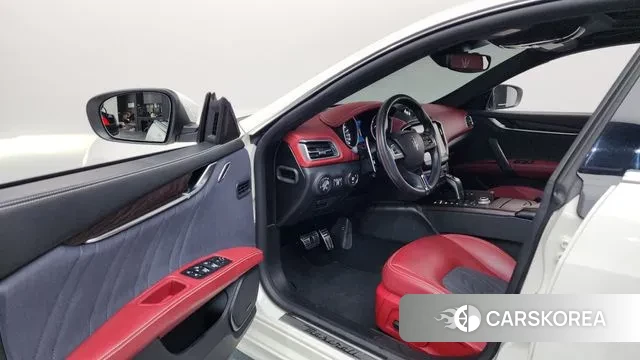 Maserati Ghibli id 3583181 из Кореи 20