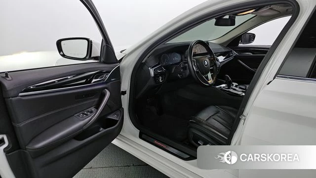 BMW 5 Series (G30) id 3845014 из Кореи 20