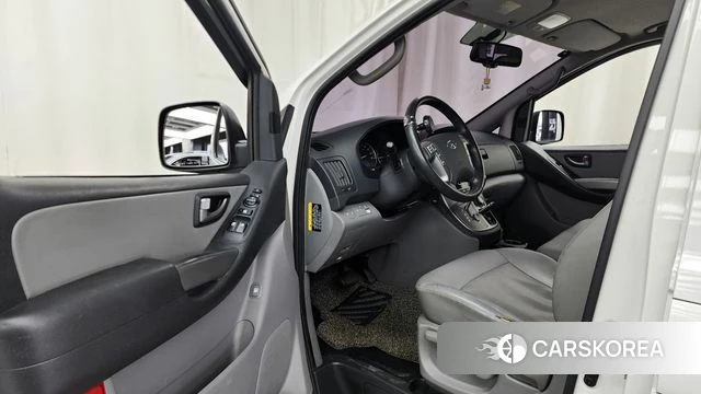 Hyundai The New Grand Starex id 4345619 из Кореи 32