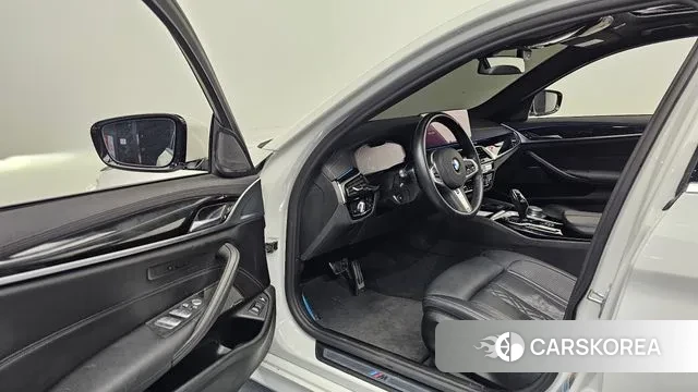 BMW 5 Series (G30) id 3598227 из Кореи 20