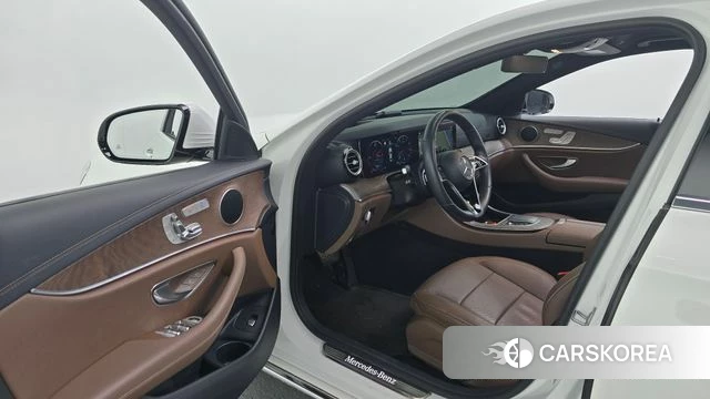 Mercedes-Benz E-Class W213 id 4721853 из Кореи 34