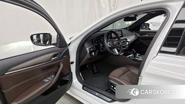 BMW 5 Series (G30) id 3412820 из Кореи 20