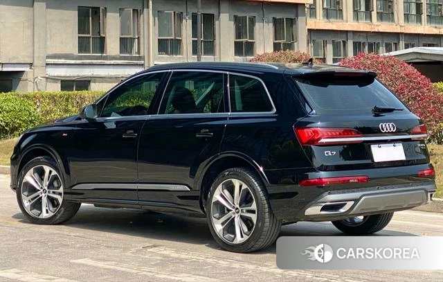 Audi Q7 id 4260087 из Китая 19