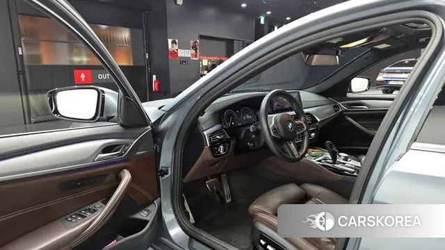 BMW 5 Series (G30) id 3562825 из Кореи 20