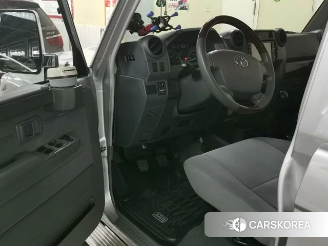 Toyota Land Cruiser 70 Series id 4359315 из Китая 15