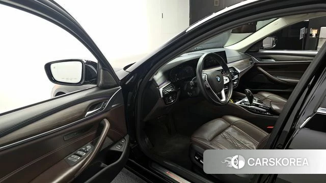 BMW 5 Series (G30) id 3879225 из Кореи 20