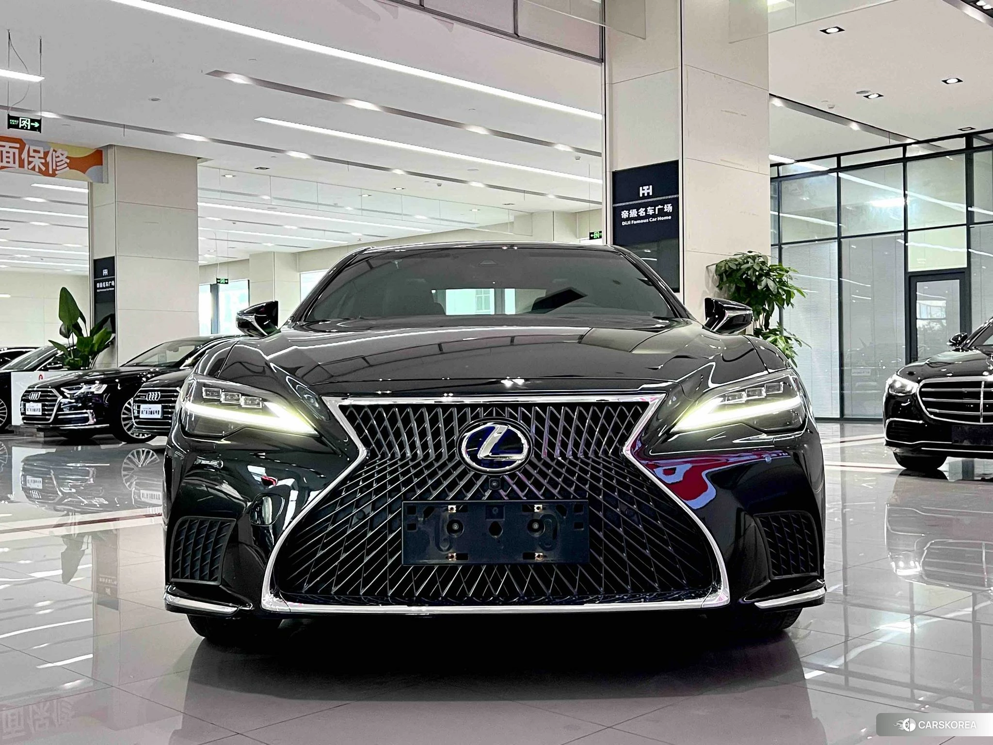 Lexus LS id 4504779 из Китая 10