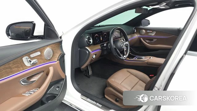 Mercedes-Benz E-Class W213 id 4741366 из Кореи 32
