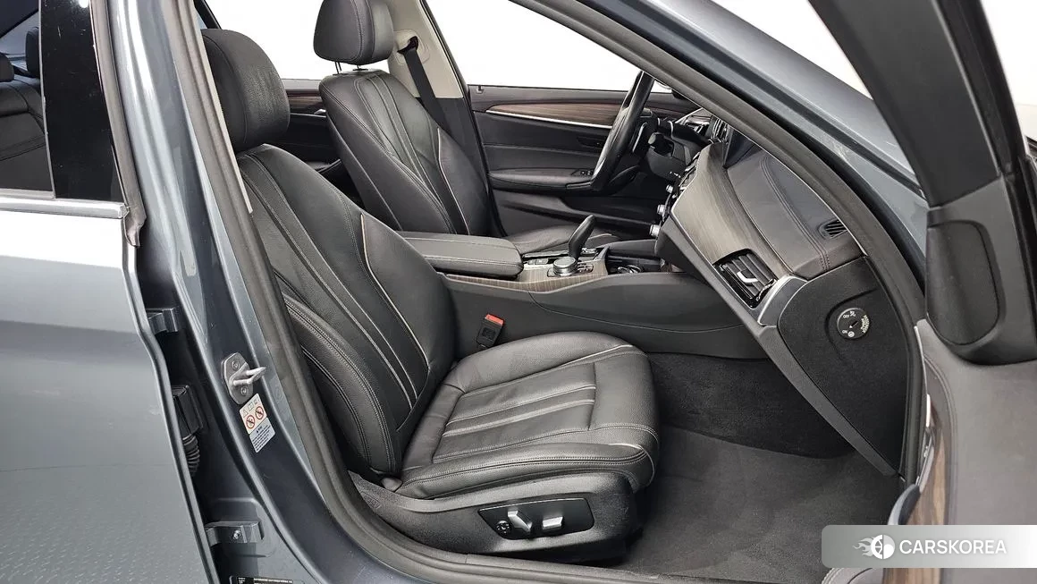 BMW 5 Series (G30) id 2148012 из Кореи 20